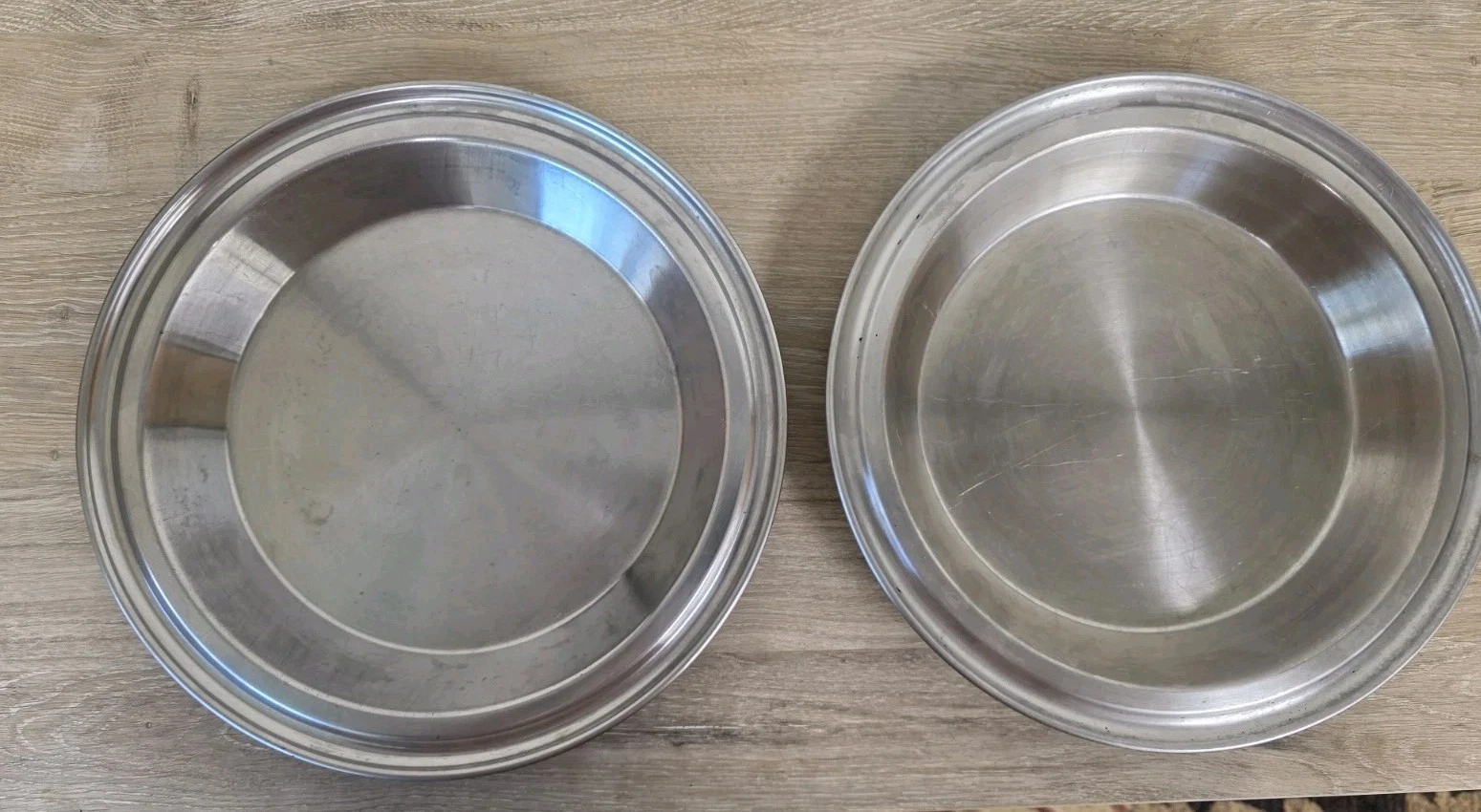 Vintage Stainless Steel Round Pie Pans Juice Saver No Drip Rims-Set of 2 CLEAN .