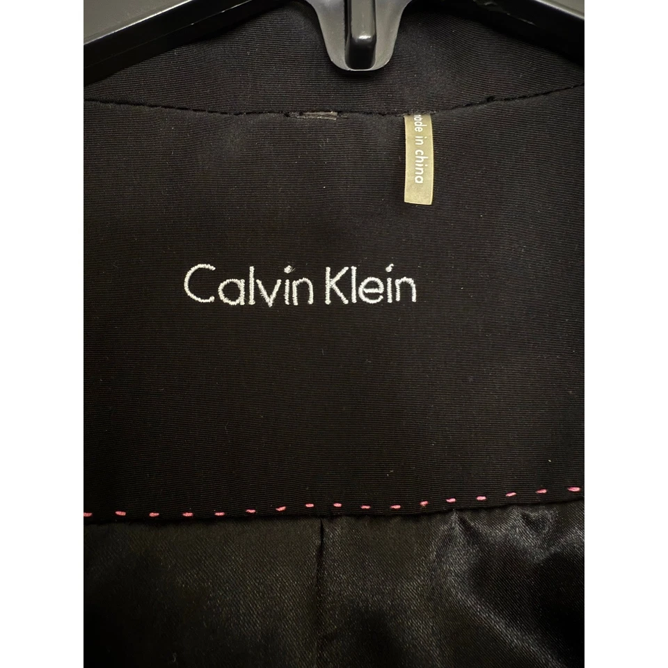 Chaqueta impermeable ligera con capucha negra para mujer Calvin Klein XS Foto 3 de 4