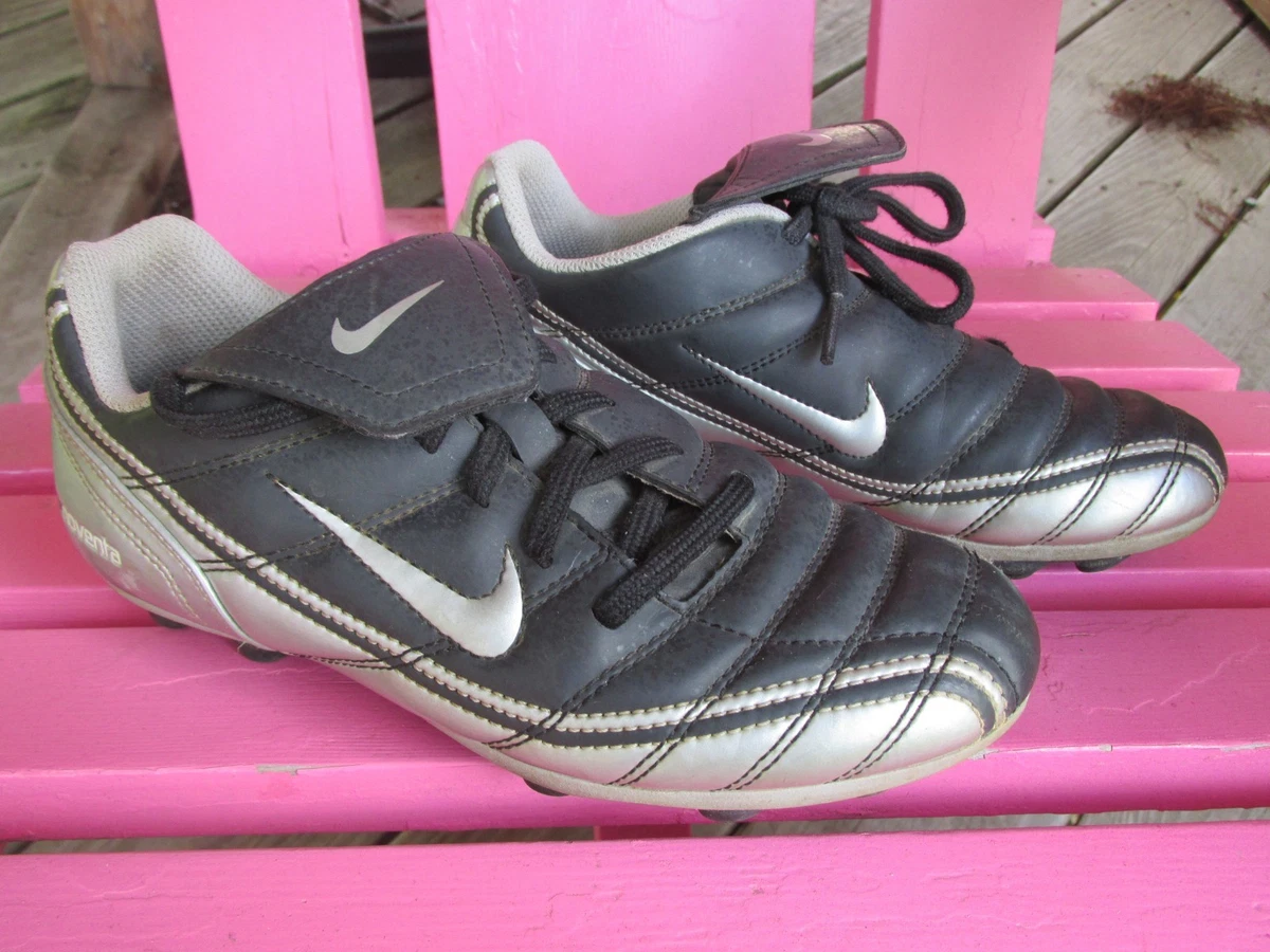 Nike clearance sales soccer cleats