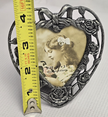 Cornice portafoto metallo argento cuore ornato design 2”x3” rose di San Valentino vintage - Foto 8 di 9