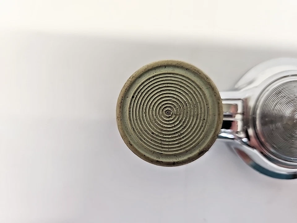 Manivela de ventana de ventilación gris única GM 5289 1967-82 usados OEM GM autos Chevy (663) Foto 2 de 4