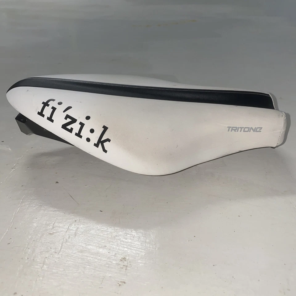 Fizik TRITONE 5.5 Saddle Bicycle Bike Seat White With Black Groove fi’zi:k - Image 3 of 4