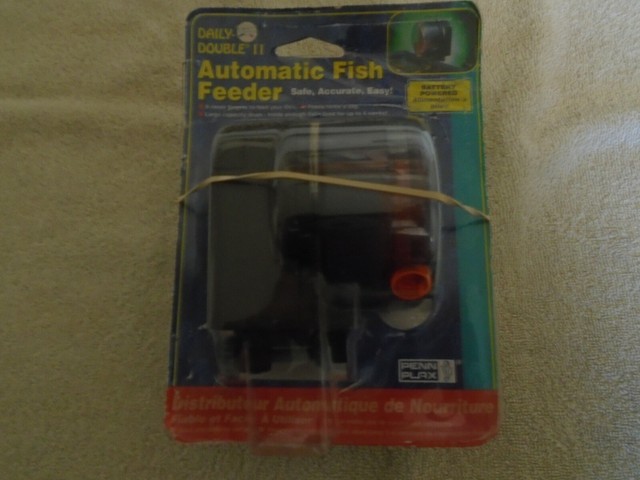 Penn Plax Daily Double Ii Battery Operated Automatic Fish Feeder