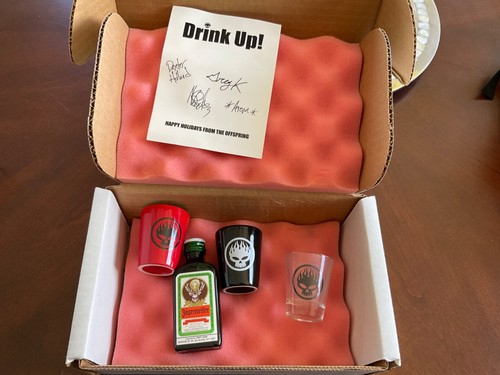 The Offspring Band VERY RARE SHOT GLASSES Gift set to VIP + backstage passes - Picture 6 of 11