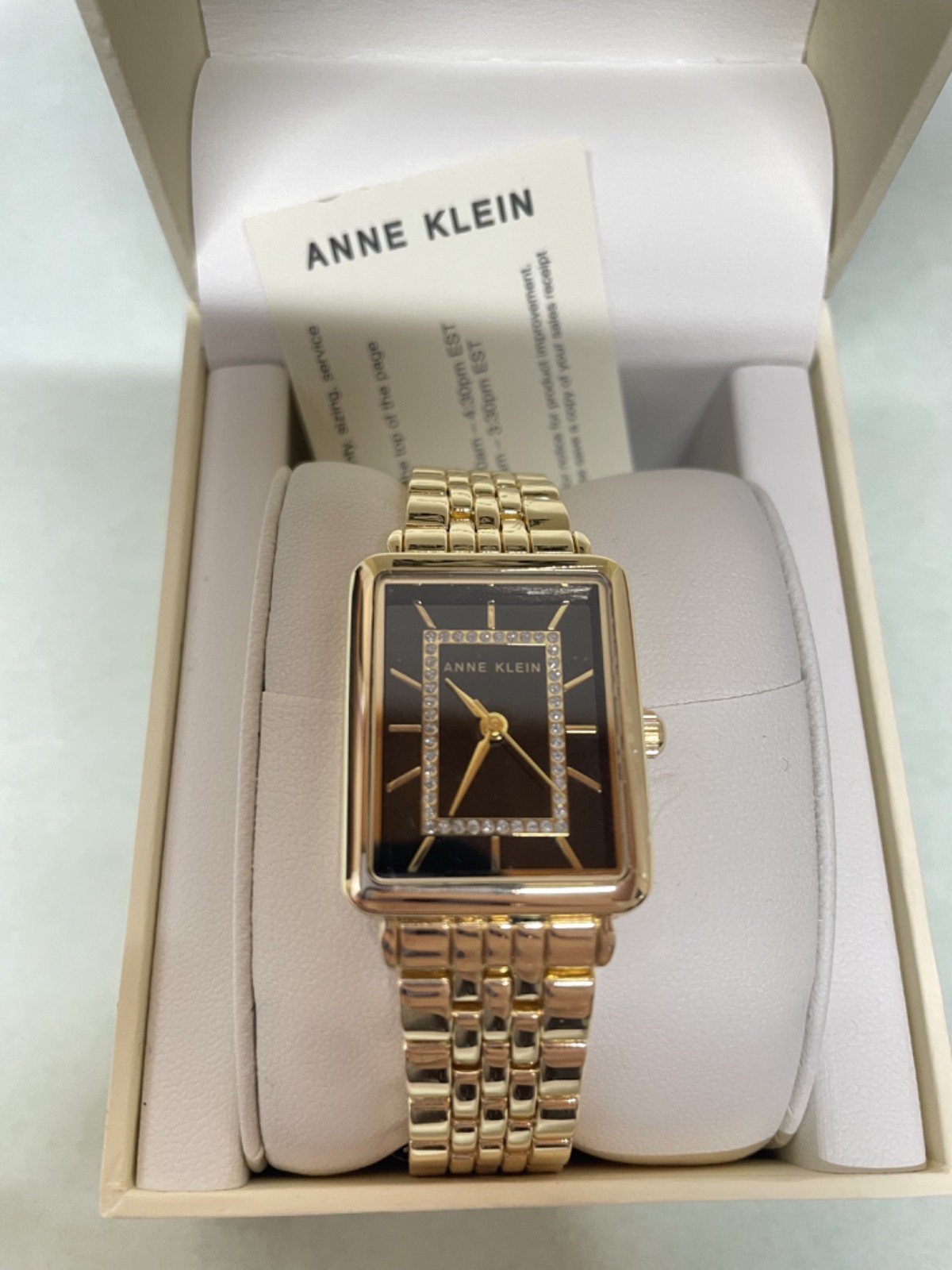 Montre à paillettes pour femme Anne Klein idéale pour vos soirées et cocktails