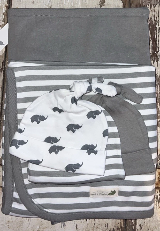 Monica & Andy gift set 2 swaddle blankets/ 3 hats / 3 burp cloths