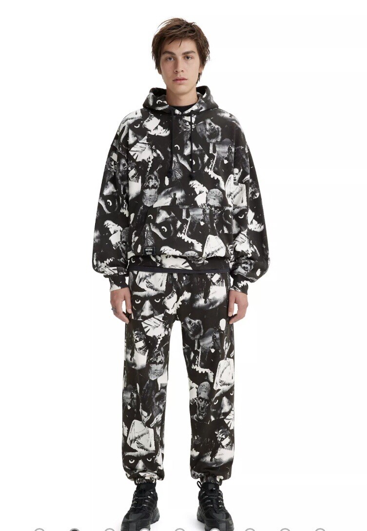 Levis x Universal Monsters “Glow In The Dark” Sweatpants Levis x Universal Monsters “Glow In The Dark” Sweatpants
