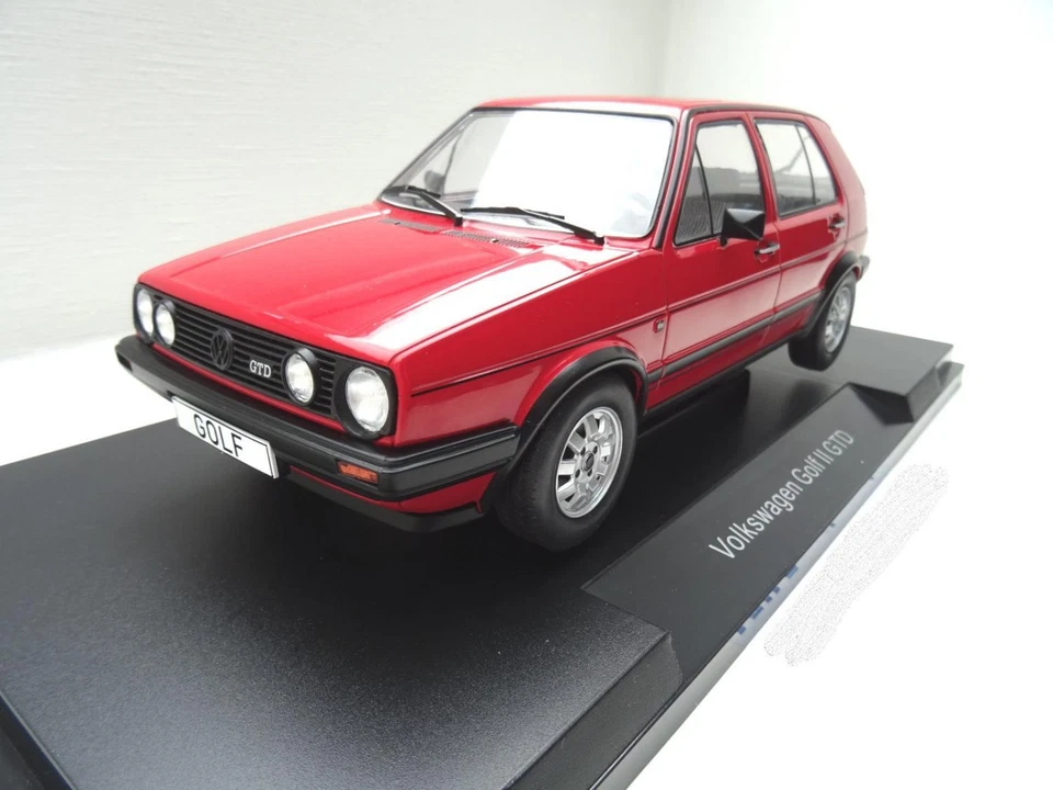 Volkswagen VW Golf 2 GTD Modellino Auto 4 Porte Di MCG IN 1:18 Rot Nuovo 18204 - Immagine 2 di 4