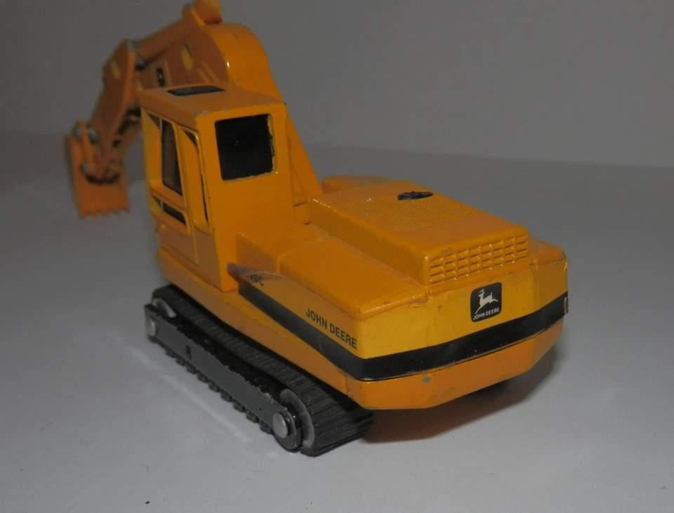 Excavadora John Deere 690C Ertl 1:64 de colección (pluma rota) Foto 3 de 4