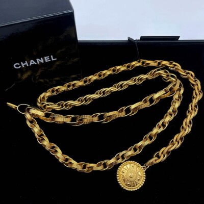 Chanel Belt CC Logo Chain Vintage Gold Plated Chanel Gold Vintage Weave CC Logo Chain Link Belt For Sale  main image 2