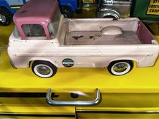 Vintage NYLINT Kennels No. 6200 FORD ECONOLINE PICKUP TRUCK Pink 1960's era USA