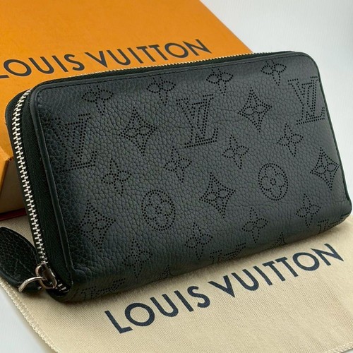 Louis Vuitton Zippy Wallet Mahina Monogram Noir Black Long Wallet
