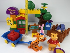 LEGO Duplo 2987 Winnie The Pooh  Welcome To The Hundred Acre Wood 1999 Complete