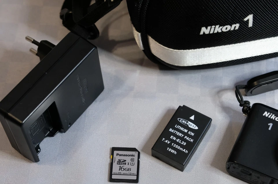 fotocamera compatta mirrorless NIKON 1 J3 + borsa dedicata e accessori - Bild 3 von 4