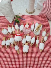21 alte W&auml;scheklammern  Holz Klammern antik mit Spitze &hearts; Vintage - Shabby RETRO