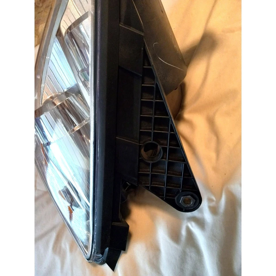 Faro HID lado izquierdo Saturn Outlook 2007-2010 OEM NECESITA ALGUNAS PIEZAS Foto 3 de 4