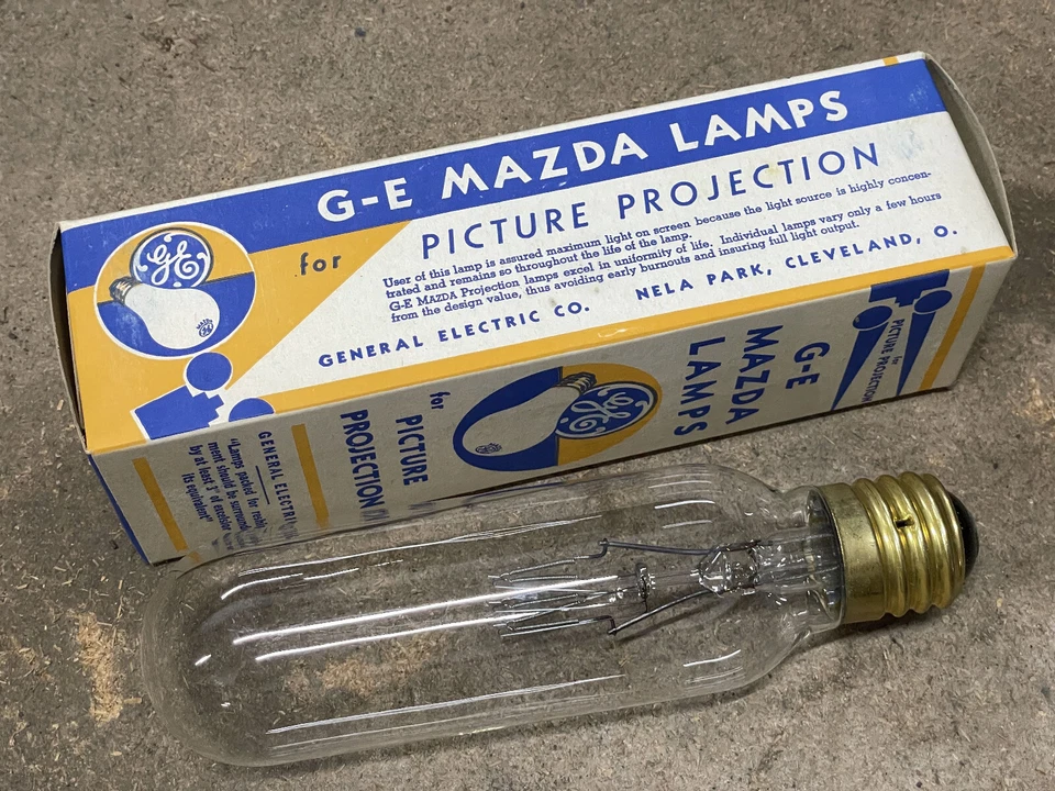 NEW Vintage GE Mazda Picture Projection Bulb T20 1000w 115v USA Air Beacon Mogul - Image 2 of 4