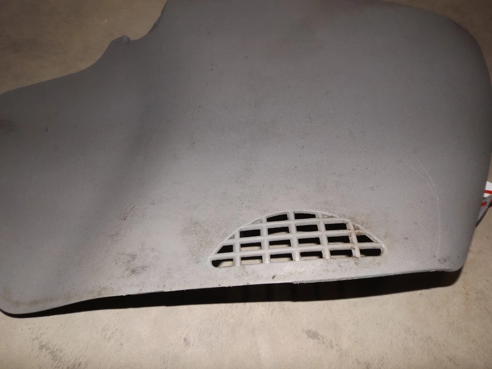 2002-2005 Saturn Vue Console Trim Panel Used 15816272 - Imagem 2 de 4