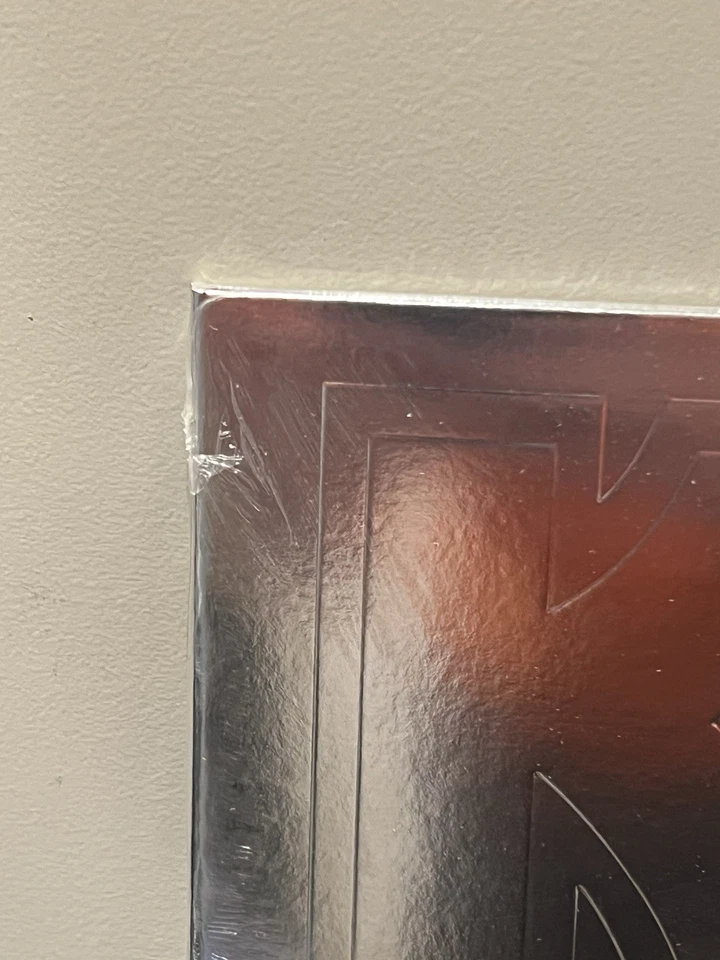 KISS Double Platinum Picture Disc 2xLP Limited Edition KISS Embossed - New - Image 2 of 4