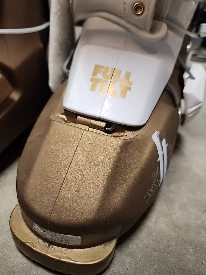 Полный наклон душа сестра лыж ботинки - женщин 24,5 жестче Flex 6 2013 золото и крем - Изображение 2 из 4