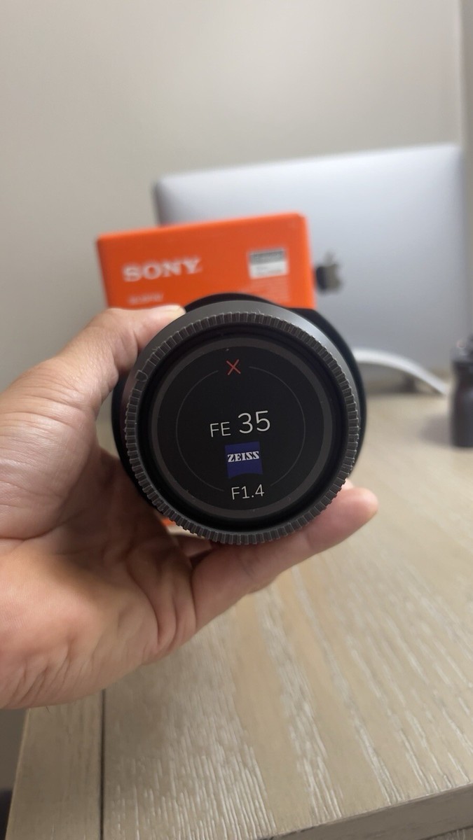 Sony Zeiss Distagon Fe 35mm F1.4 Za Lens with Hood, Filter, and