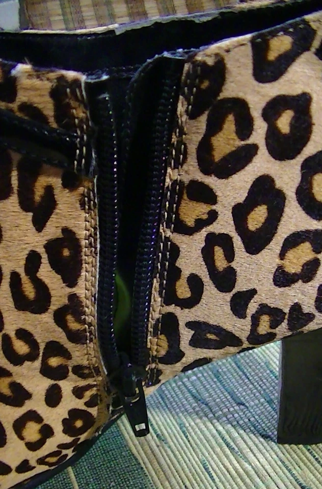 Botines con estampado animal en aerosoles Foto 2 de 4