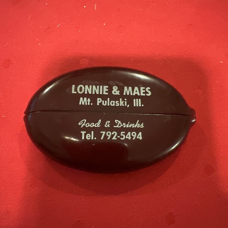 Mt Pulaski Illinois IL VTG Squeeze Rubber Coin Purse Lonnie & Mae’s Bar Tavern