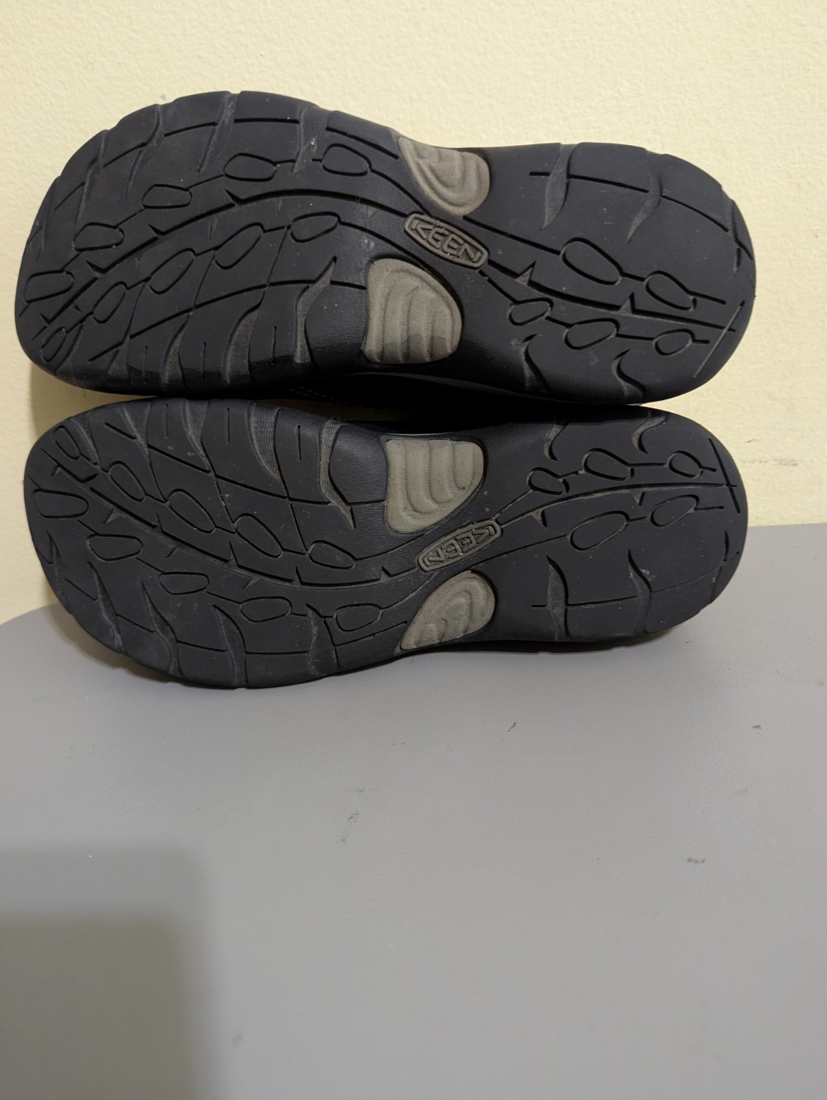 Scarpe comode Keen da donna taglia 9 5 Presidio II in pelle nera casual stringate