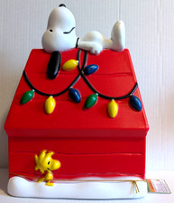 Snoopy Woodstock Christmas Doghouse Light Up Blow Mold 14" Battery Operated