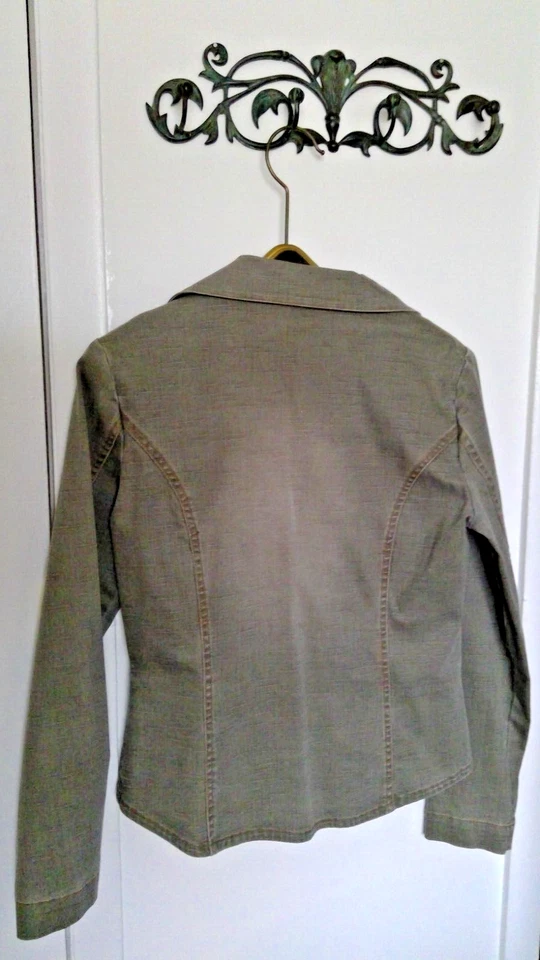 Women's Short waisted Blazer Gray faded-denim with pearl buttons by Mossimo (XL) - Image 4 of 4