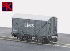 Peco NR-43M LMS 10Ton Box Van Standard Light Grey/White Livery 'N' Gauge T48