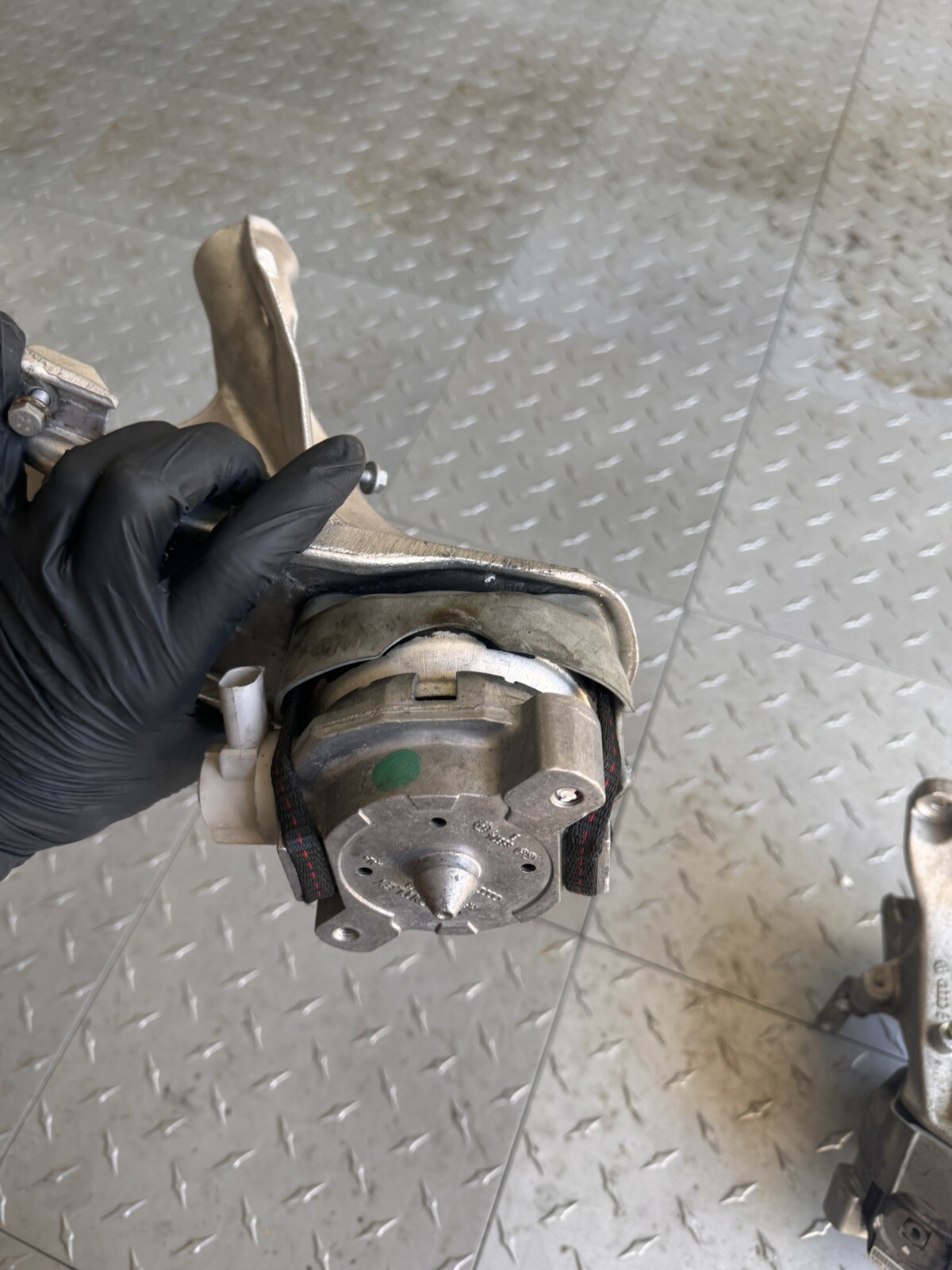 Lamborghini Engine  Mount Kit for Bentley Audi R8 From Lamborghini Huracan Evo