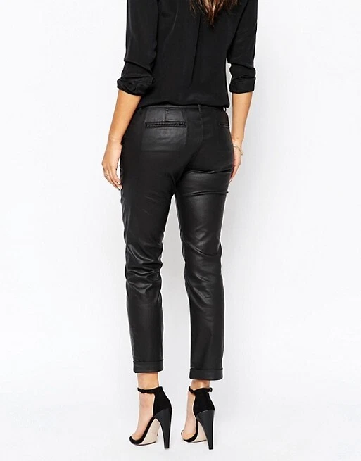 Pantalones de mezclilla negros recubiertos de tiro bajo 3x1 para mujer 187330 talla 30 Foto 3 de 4