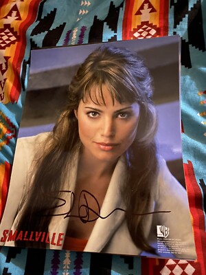 Erica Durance Signed Autographed 8x10 Smallville Lois Lane
