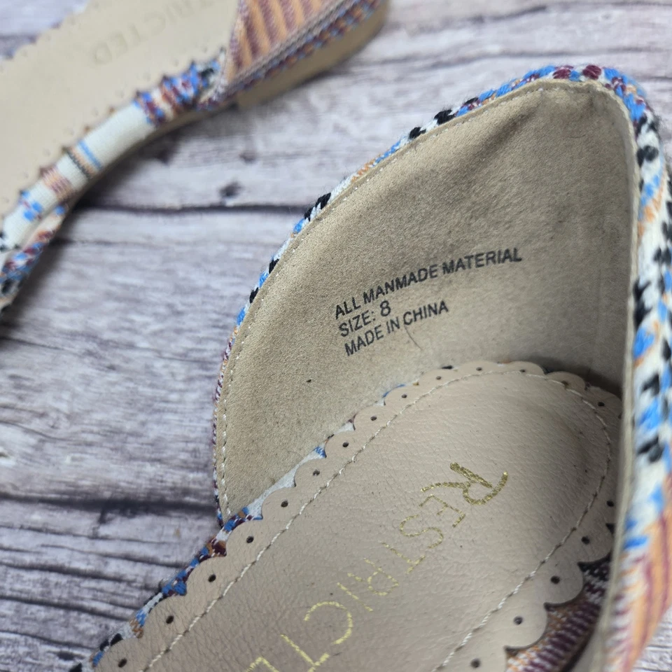 Zapatos sin cordones restringidos para mujer 8 multicolores a rayas tapiz planos. Foto 4 de 4