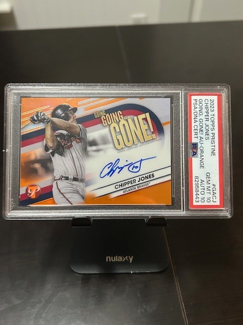 2023 Topps Finest Chipper Jones Going, Gone! Refractor AUTO /25 PSA 10 Braves view 3