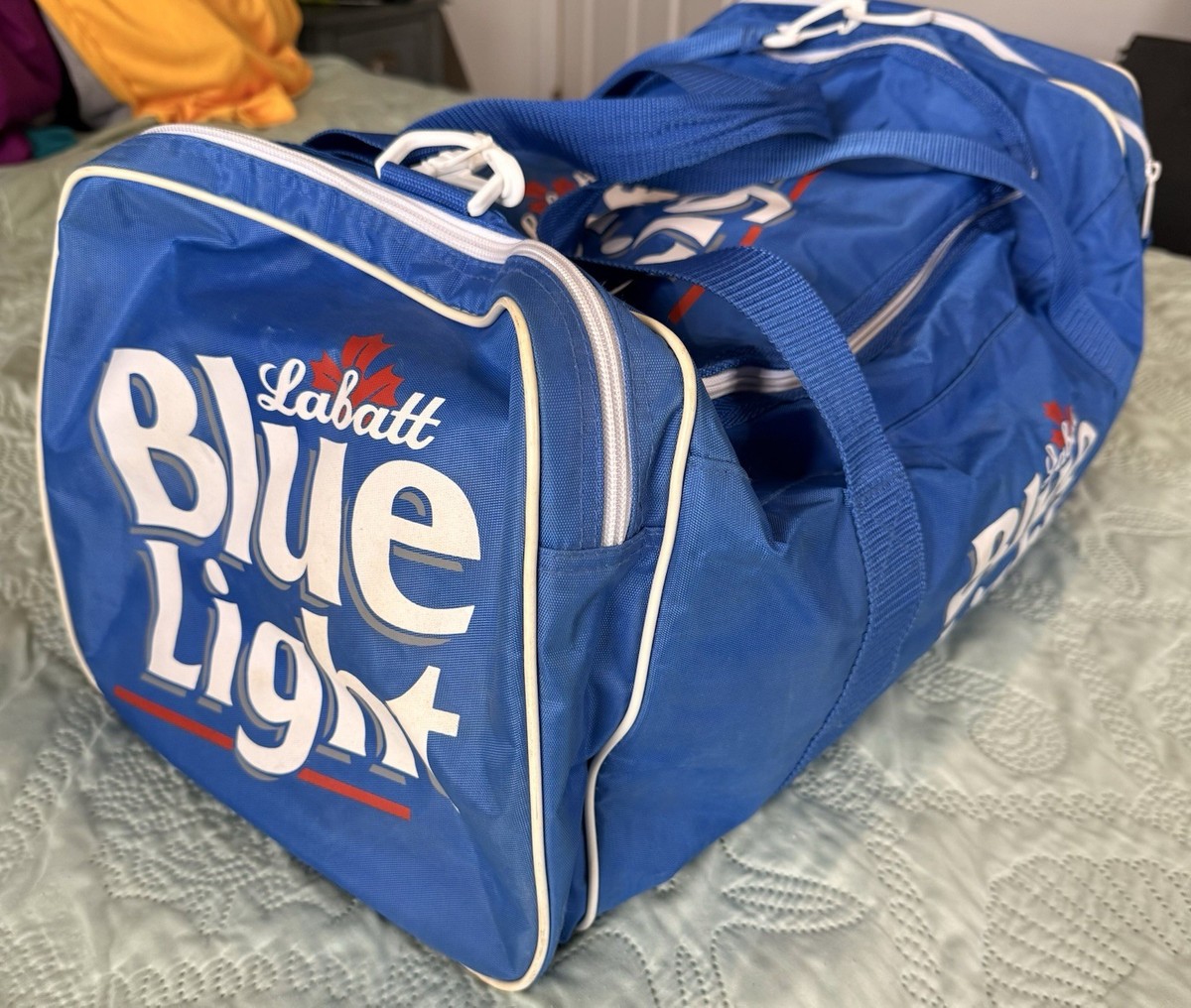Rare Vintage Labatt Blue Beer Gym Hockey Duffle Bag Canada Zippers