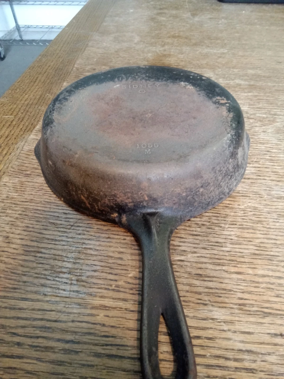 Wagner Ware Sidney O Stylized Logo No 6 Cast Iron skillet 1056 M