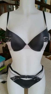 Ensemble Lingerie Charlott' 95B Vert Lumineux - Soutien-gorge & Tanga Neufs étiquetés