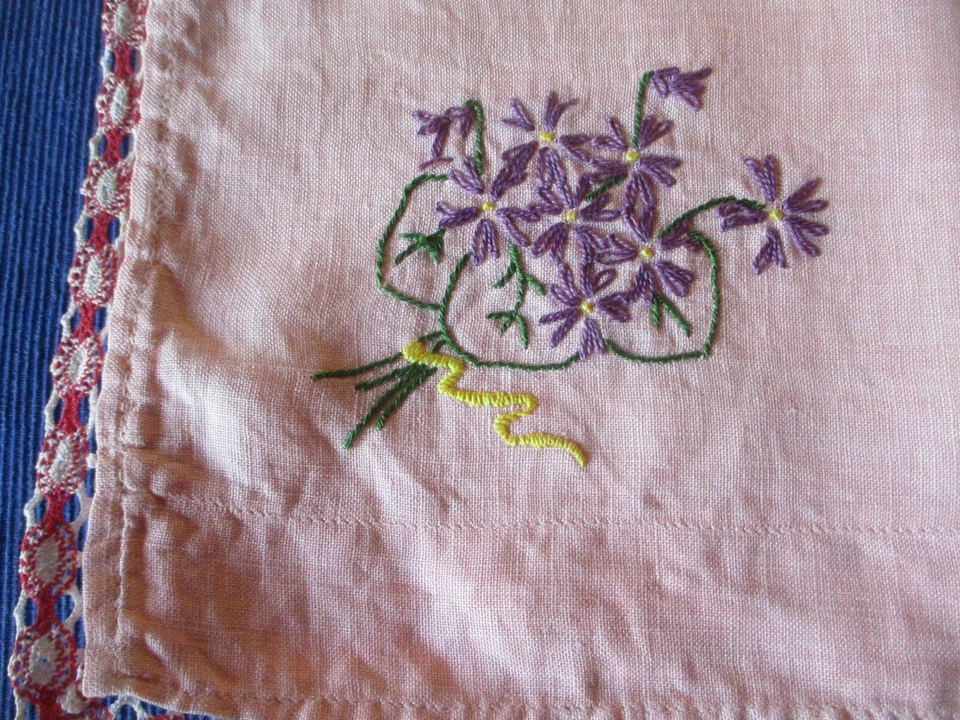 Pochette à linge range pyjama ancien fleurs brodées lin  36 x 38 cm N°16 rose - Photo 2/4