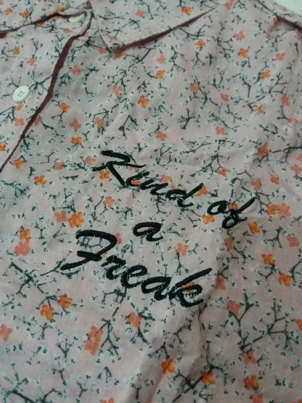 Iron Fist Ditzy Skull Crop Blouse Bones Skull Psychobilly Pastel Goth Alt S - Immagine 3 di 4