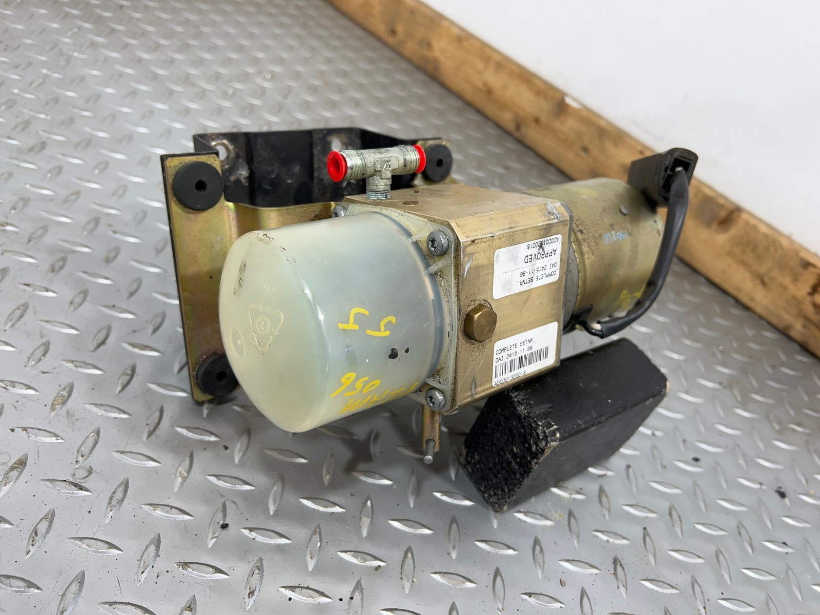 98-03 Aston Martin DB7 Convertible Lift Motor (Motor Only) Unable To Test