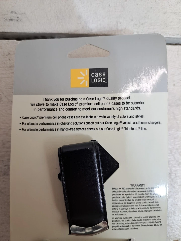 Funda de cuero para teléfono pequeña universal Case Logic de colección negra con gancho para cinturón Foto 4 de 4