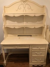 Used 4-Piece Bedroom Furniture Set