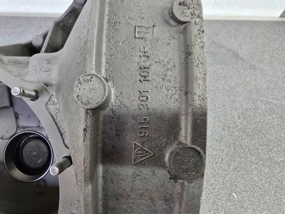 CARCASA CAMPANA MAGNESIO TRANSMISIÓN ORIGINAL USADA PORSCHE 911 915/61 1977 PITED Foto 2 de 4