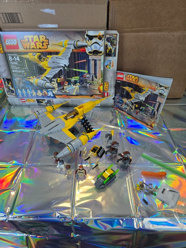 Lego 75092 Star Wars Naboo Starfighter w/ manual and box 100% Complete!!