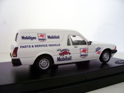 Trax XD Falcon Panel Van Mobil Custom Graphics TR70 Series White 1:43 Diecast