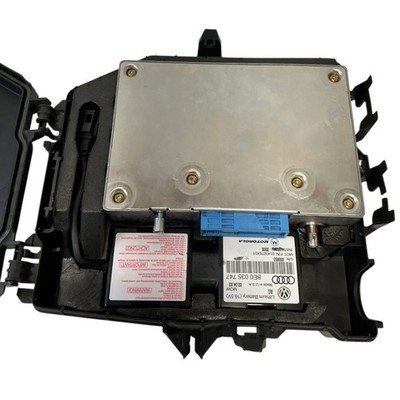 04-10 Audi A8 D3 Interface Module Upper Box Cover 4E0937587 Com 4E0035616 OEM