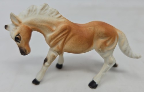 Estatuilla miniatura vintage de porcelana de hueso de caballo Palomino de 3", años 50 blanca y tostada - Imagen 1 de 7