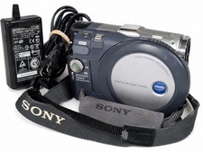 Sony DCR-DVD201 Handycam DVD Camcorder Carl Zeiss LCD Charger Tested